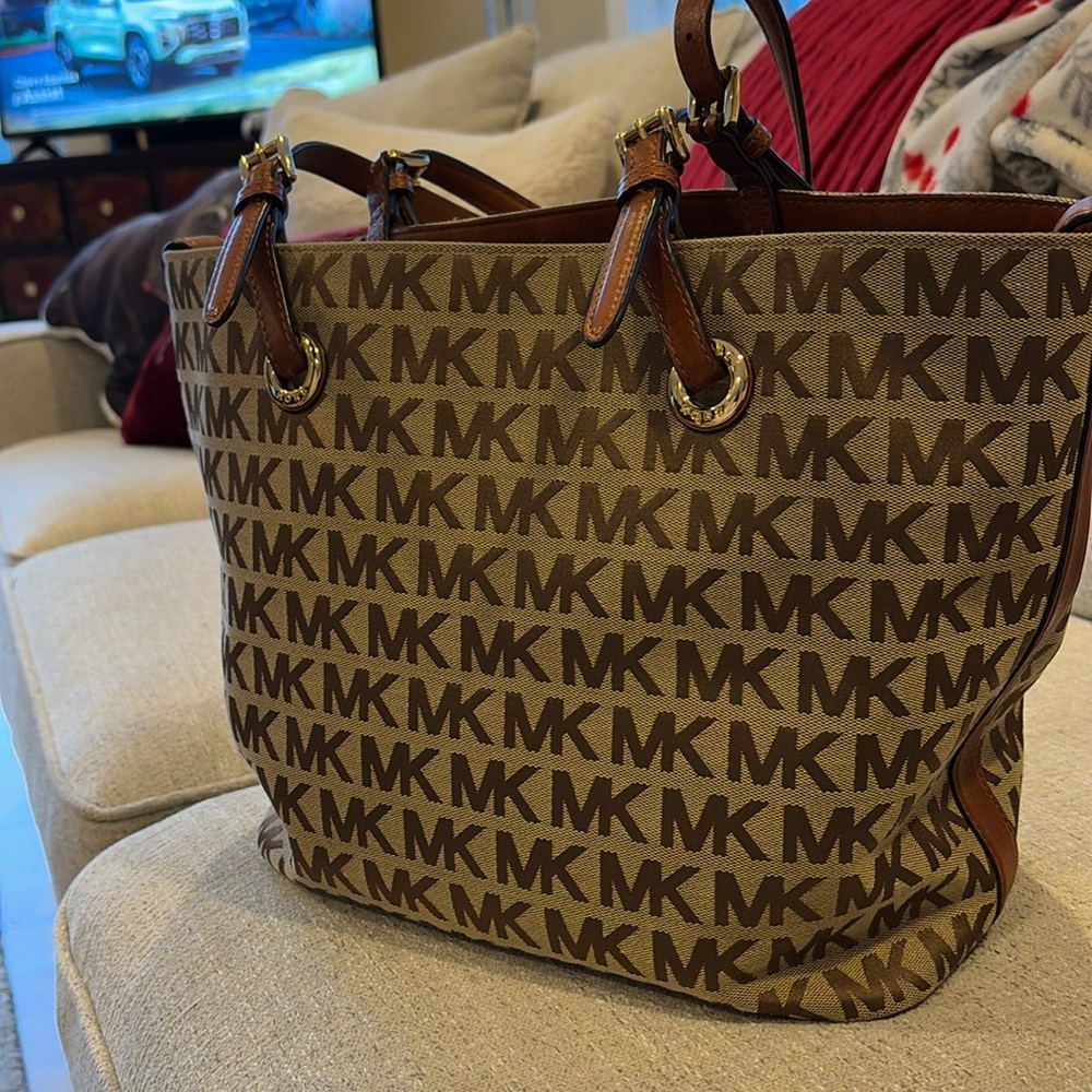 Michael Kors Classic Tote